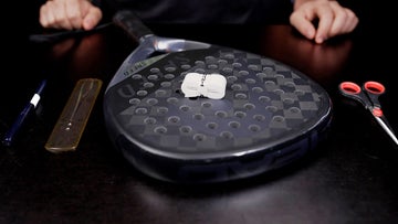 Comment bien mettre un surgrip sur une raquette de padel