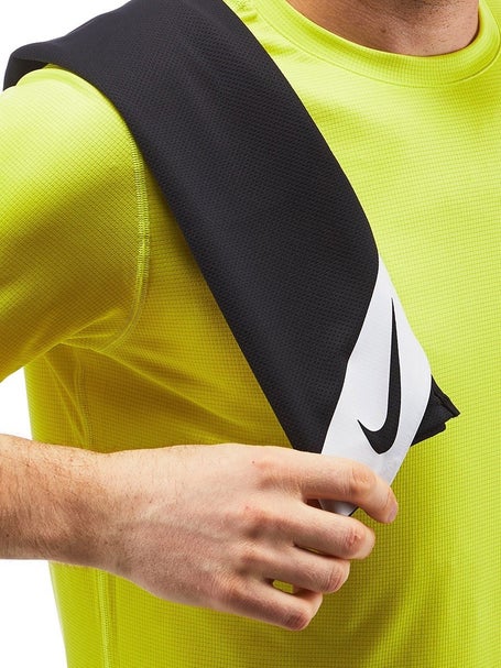 Nike Cooling Medium Towel Black