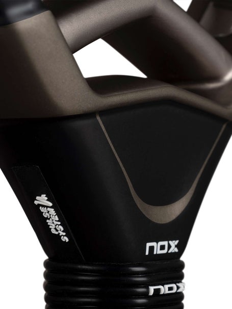 Nox AT10 Pro Cup Hard Demo Padel Racket