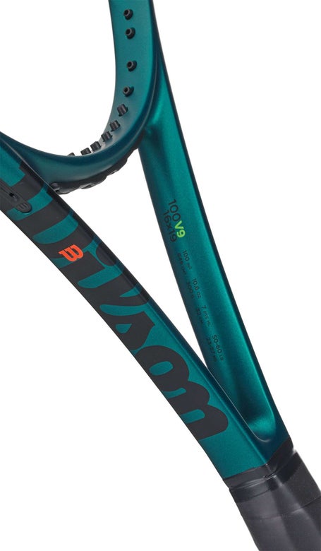 Wilson Blade 100 v9 Racket