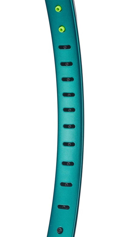 Wilson Blade 104 v9 Racket