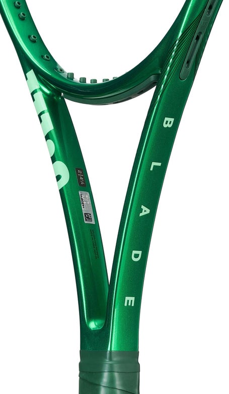 Wilson Blade 98 16x19 v10 Racket