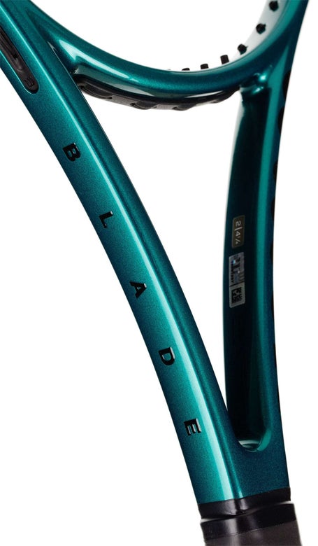 Wilson Blade Pro 98 16x19 v9 Racket